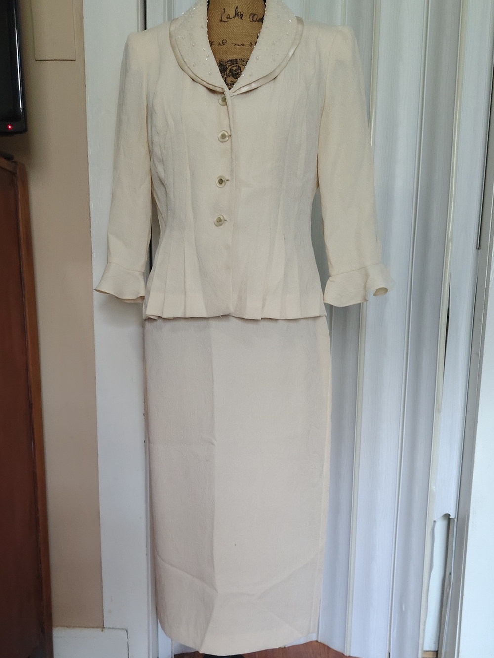 Danny & Nicole 2-Piece Cream Beaded Skirt Suit Set Size 8P Mother of Bride